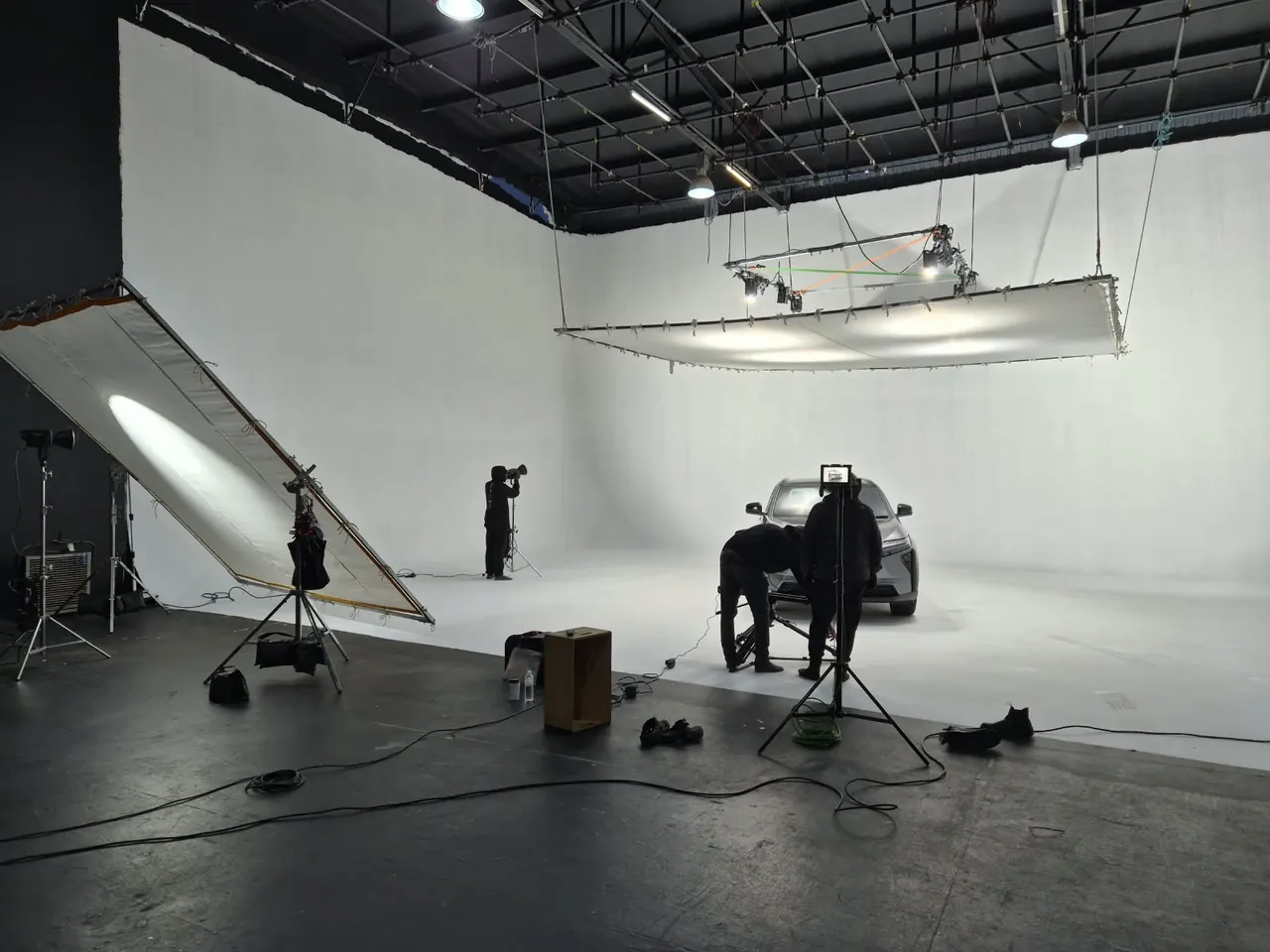 Wide view of a lit infinity cove studio